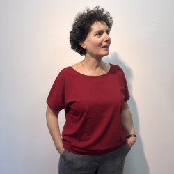 Bamboo Belgium T-shirt Vneck in the back Bordeaux